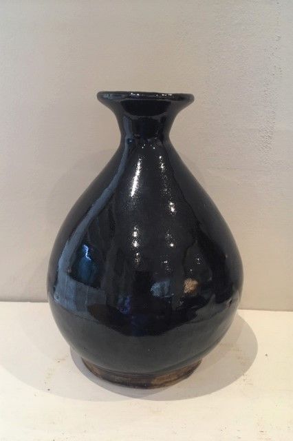 Yuan black-glazed vase