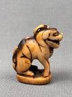 Early Edo large Japanese netsuke of a shishi