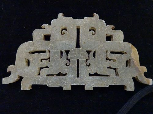EXCEEDINGLY RARE AND BEAUTIFUL NEOLITHIC CHINESE JADE HAIR PIN