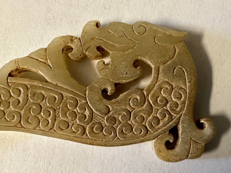 AUTHENTIC ARCHAIC CHINESE NEPHRITE DRAGON PLAQUE