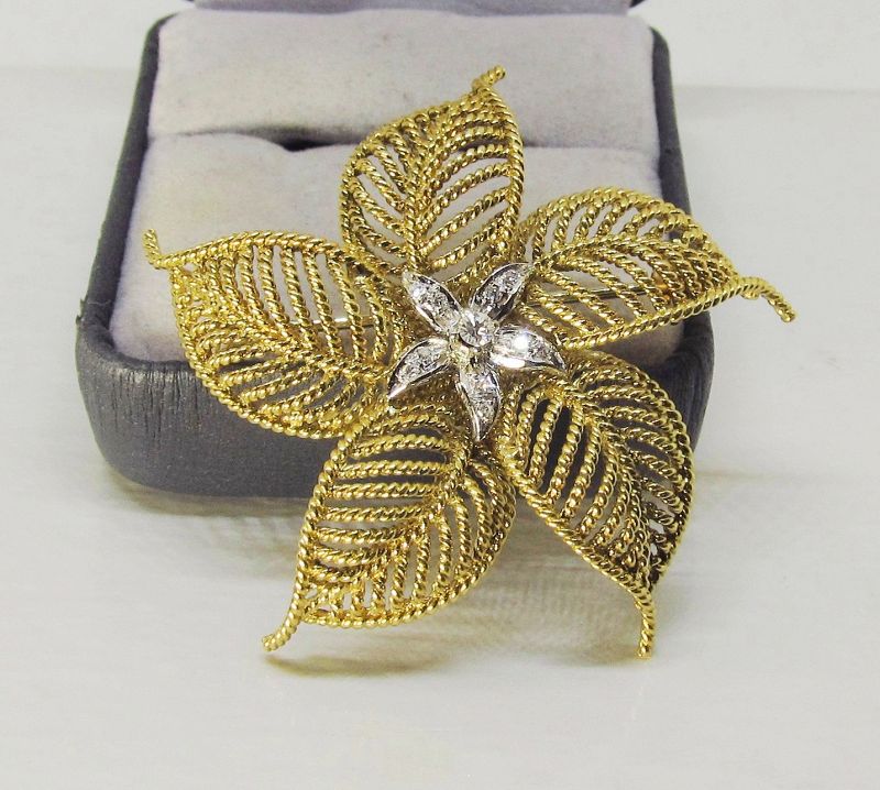 Flower Broach 18Kt Gold with Diamonds