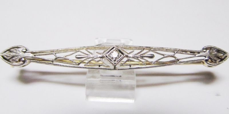 Filigree Bar pin with a Diamond