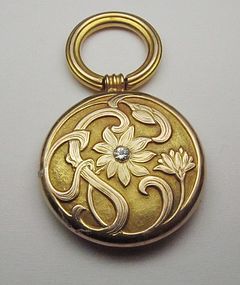 14Kt Gold Art Nouveau Pendant with Diamond