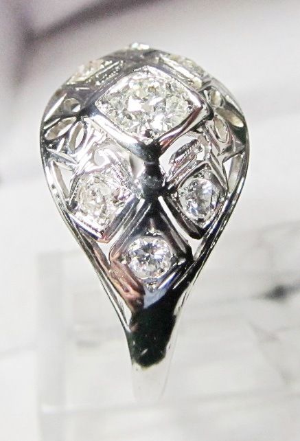 18Kt White Gold and Diamond Openwork Ring