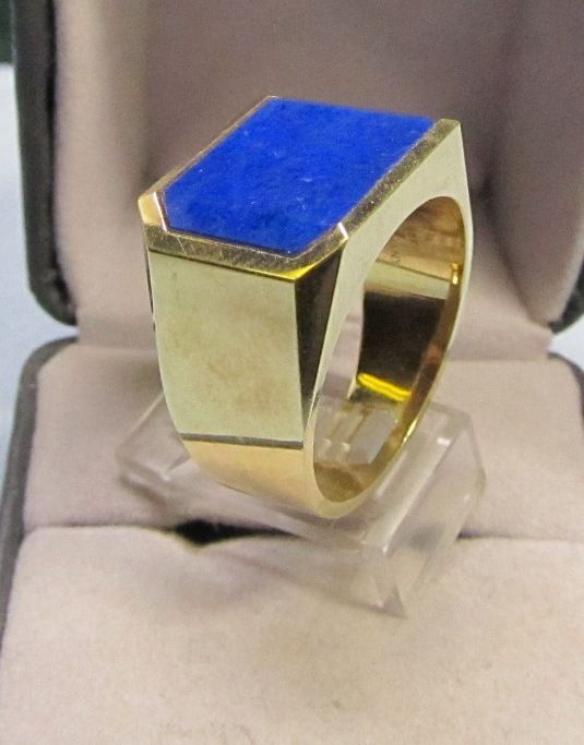 14Kt Gold and Lapis Lazuli Man’s Ring