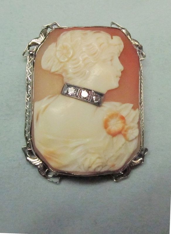 14Kt Gold Filigree Shell Cameo Brooch