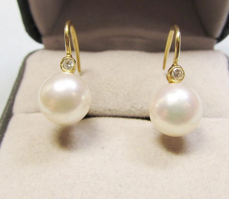 Cultured Pearl and Diamond Earrings Set in 14Kt Gold