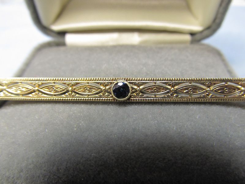 14Kt Gold and Sapphire Bar Pin