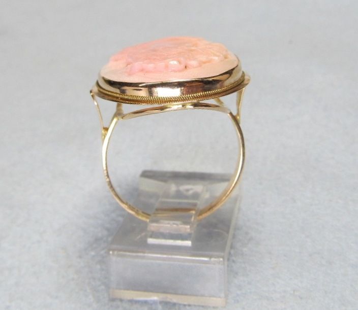 A 14Kt Yellow Gold Authentic Italian Cameo Ring