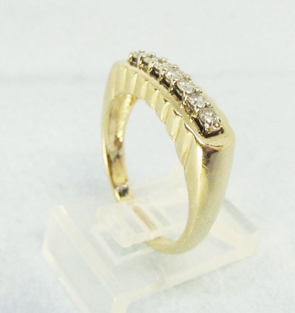 Diamond Ring Set in 14Kt Yellow Gold