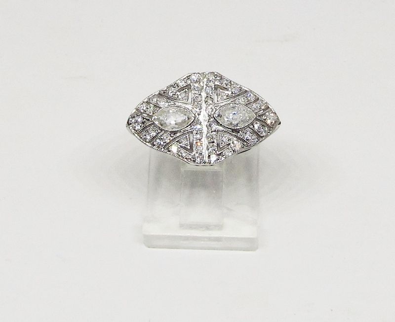 Art Deco Diamond Ring Set in Platinum