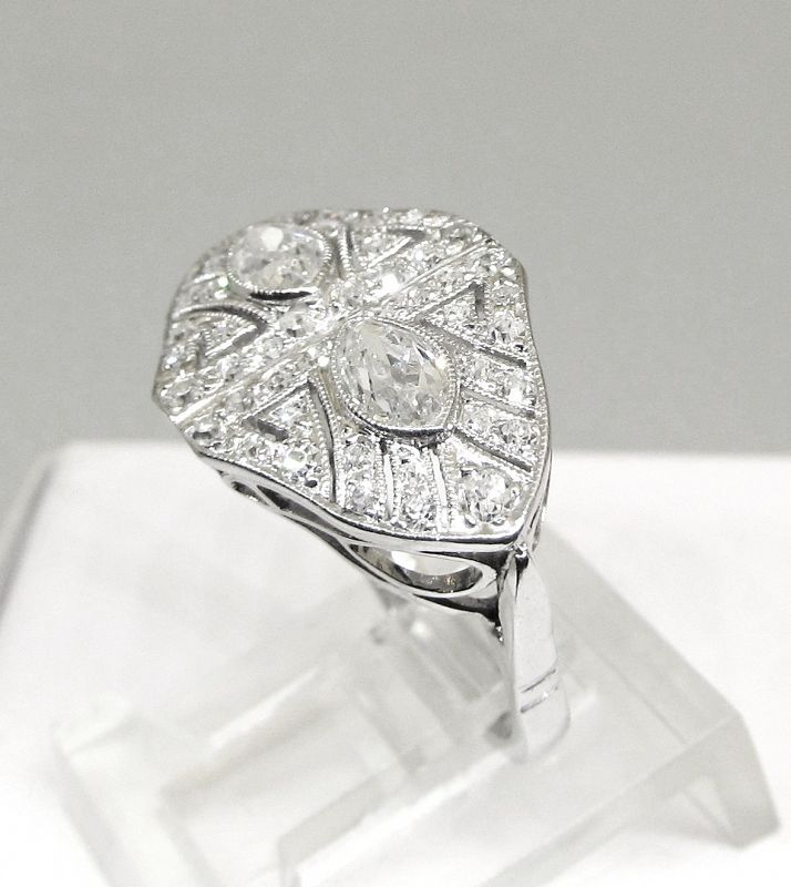 Art Deco Diamond Ring Set in Platinum