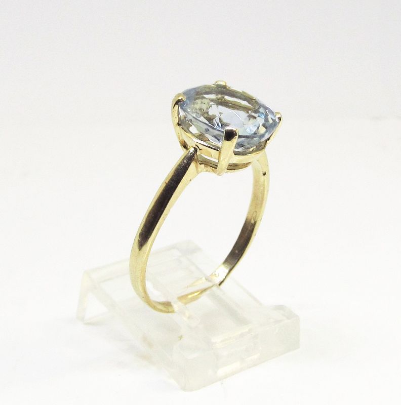 Blue Topaz ring 14Kt Gold