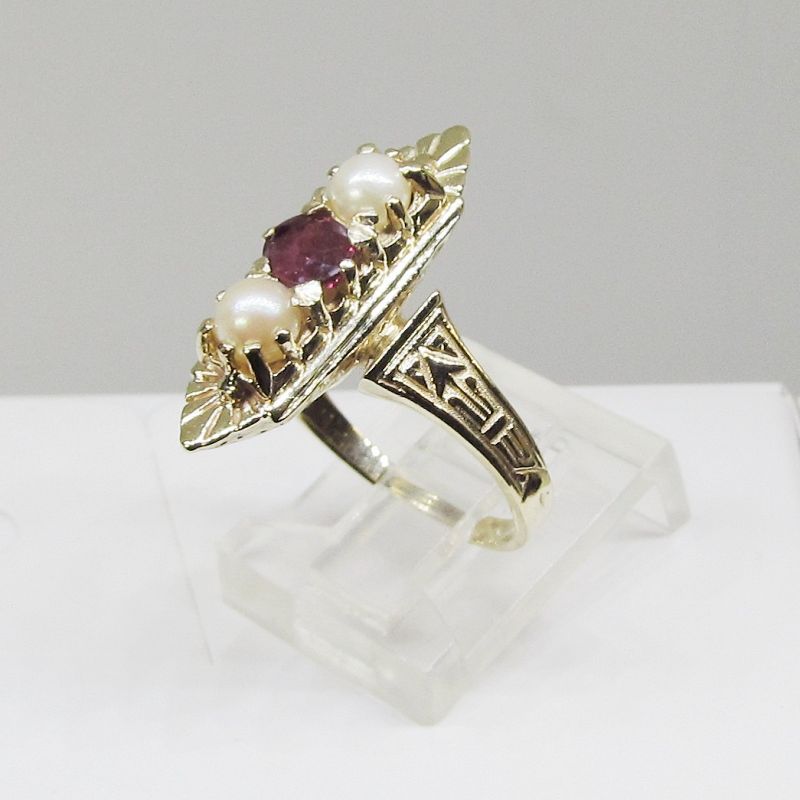 Ruby and Pearl Ring 14Kt Gold