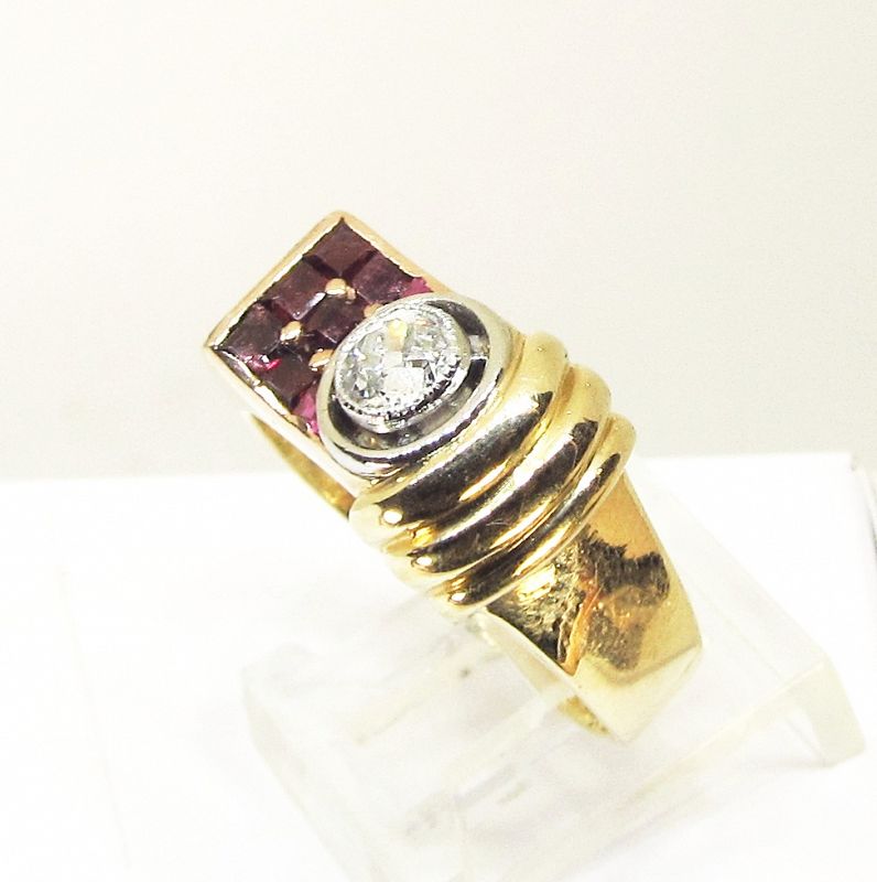 Retro Diamond and Ruby Ring 14Kt Gold