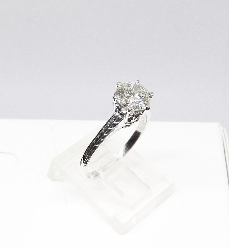 Engagement Ring Diamond Solitaire in 18Kt Setting, Antique