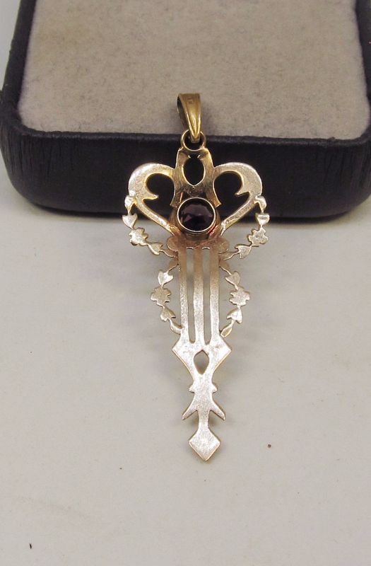 Victorian Amethyst and Seed Pearl Pendant 10Kt Gold