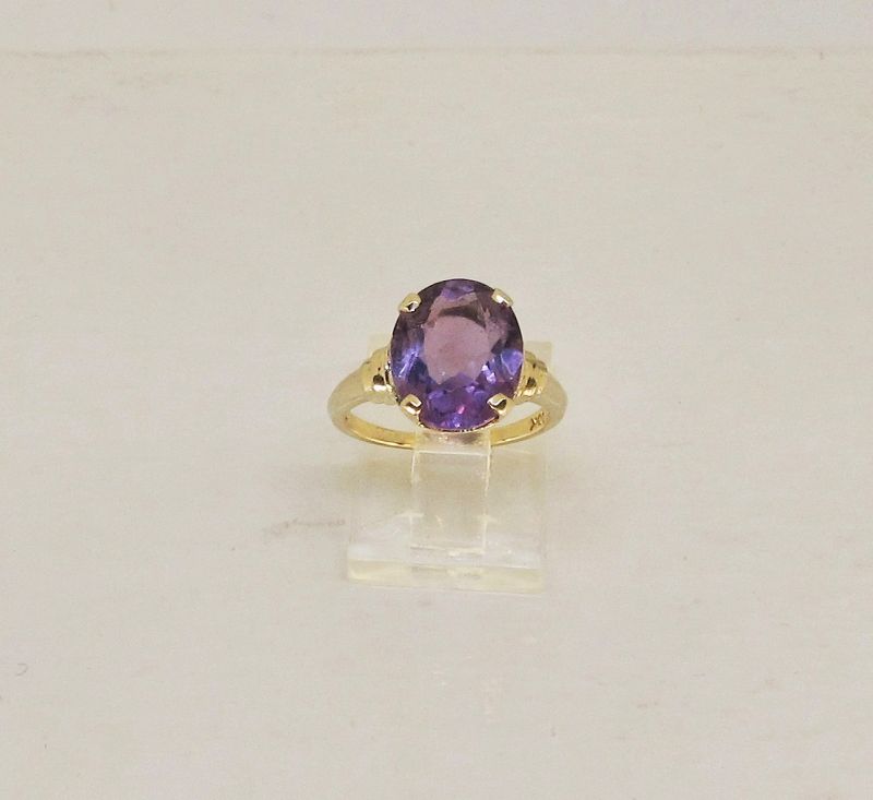 Amethyst 10Kt Yellow Gold Retro Ring