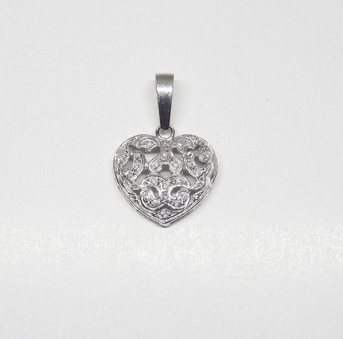 18Kt white Gold and Diamond Heart Pendant