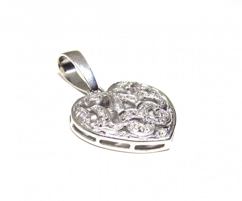 18Kt white Gold and Diamond Heart Pendant