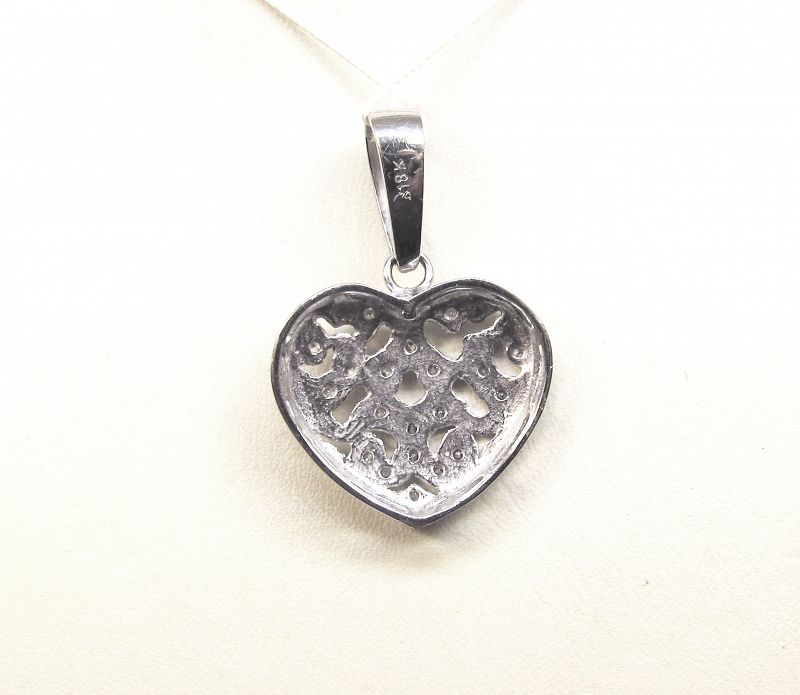 18Kt white Gold and Diamond Heart Pendant