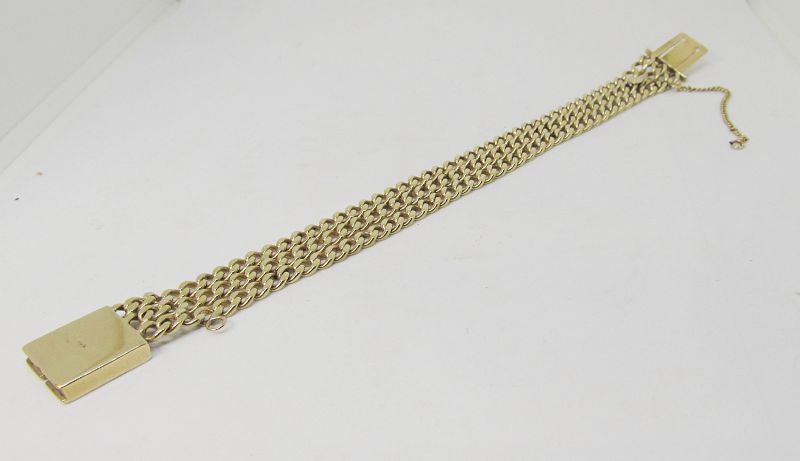 14 Kt Gold Victorian Chain Bracelet with Engraved Clasp