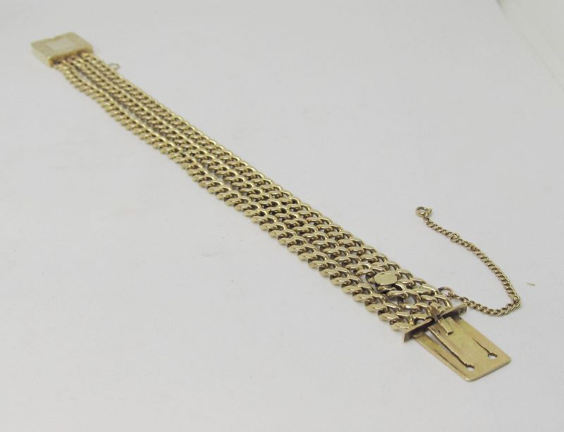 14 Kt Gold Victorian Chain Bracelet with Engraved Clasp