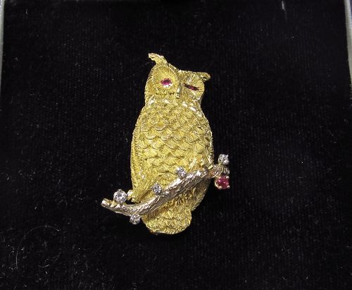 Owl Broach 18Kt Gold, Ruby and Diamond 1960's