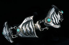 EARLY MEXICAN MEXICO CITY REPOUSSE SILVER FISH BRACELET