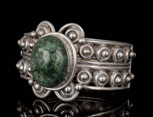 Los Ballesteros Mexican silver and green agate dimpled dot Bracelet
