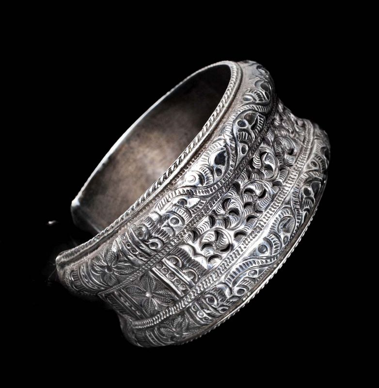antique Asian silver repousse serpents Cuff Bracelet