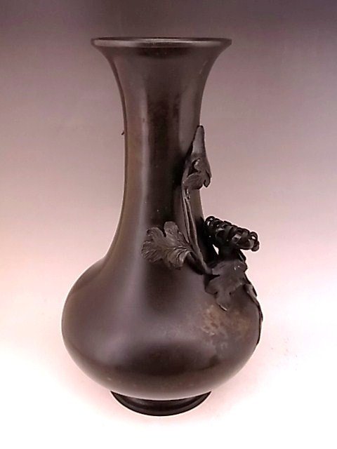 Japanese E. 20th Century Bronze Chrysanthemum Design Vase