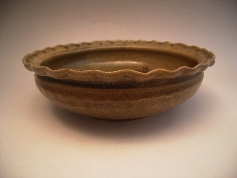 Japanese Early 20th Century Ki-Seto ware bowl
