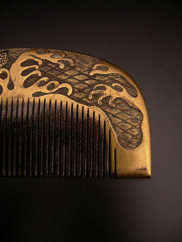 Japanese Meiji Period Gold Lacquer Comb