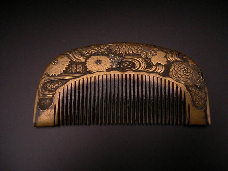 Japanese Meiji Period Gold Lacquer Comb
