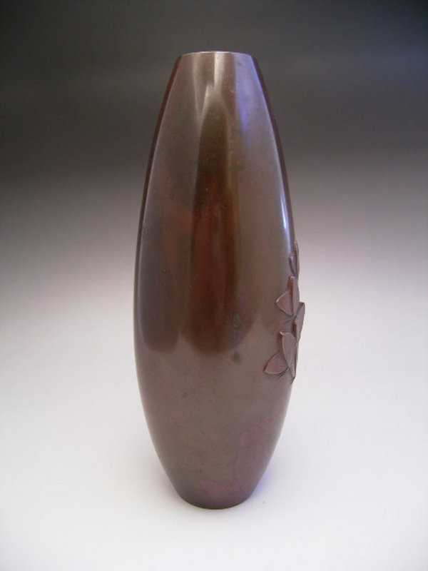 Japanese E. 20th Century Bronze Vase by Tsuda Eiju