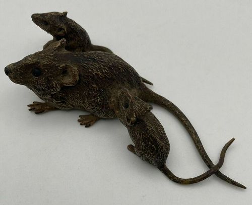 Charming Group Antique Austrian Geschutzt Depose Bronze Mice