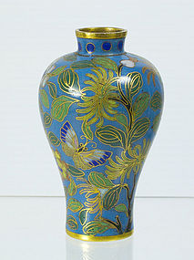 A Chinese Cloisonne Meiping Vase, 18th ~ 19th Century.