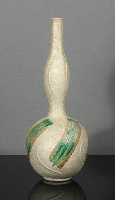 A Kutani porcelain vase by Matsumoto Saichi V.