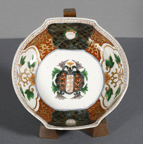 A Japanese Imari Porcelain Faux Armorial Dish, late 18th Century.