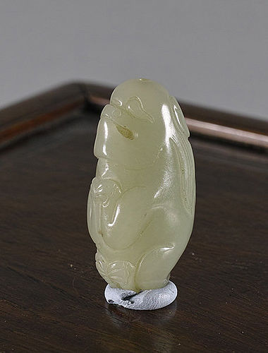 A Chinese Jade Pendent Shi-Shi, 18th / 19th Century.
