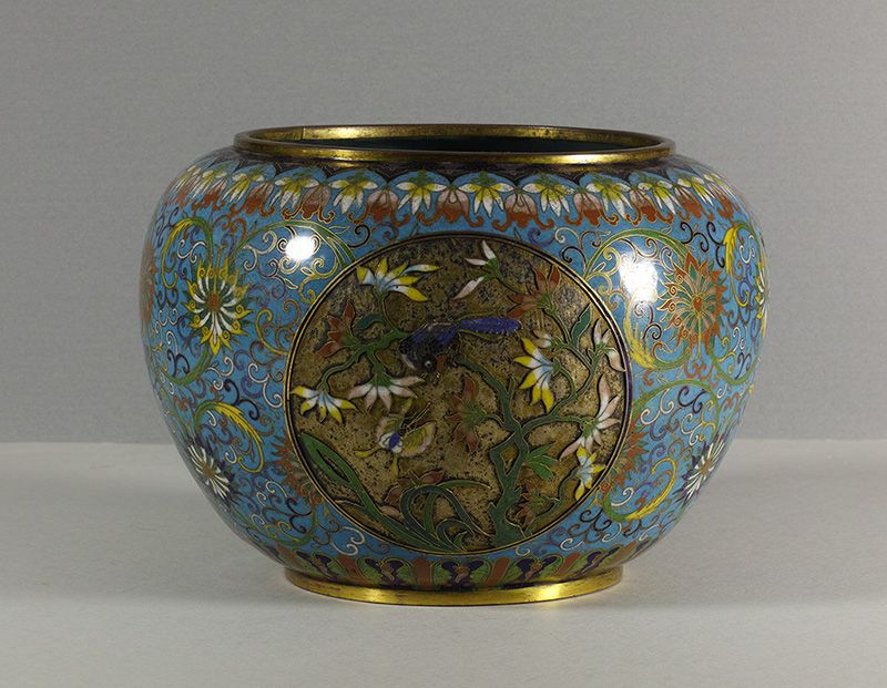 Chinese cloisonné and champlevé enamel jardiniere. Early 19th century.