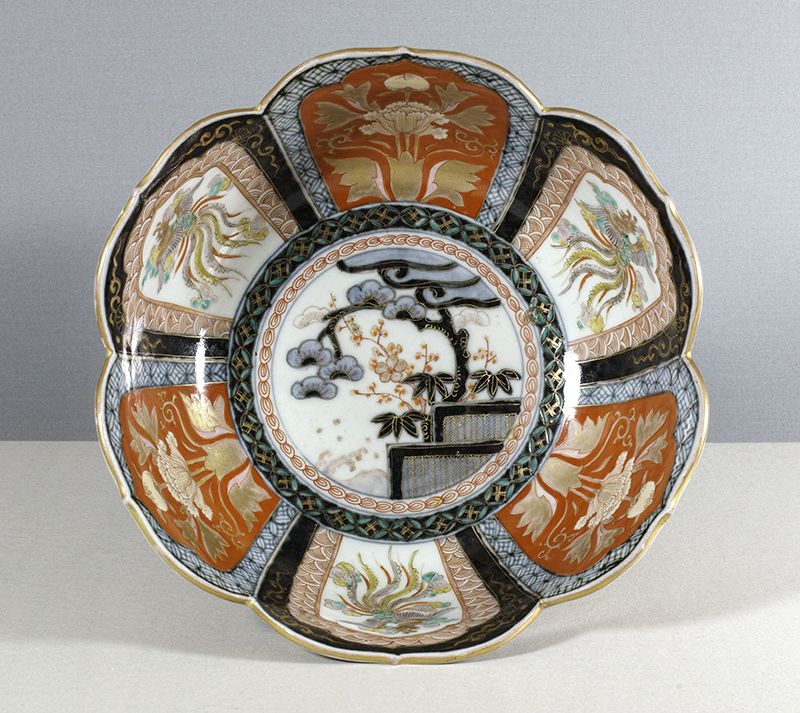 A Fine Large Japanese Imari Bowl, Meiji, 19th Century.