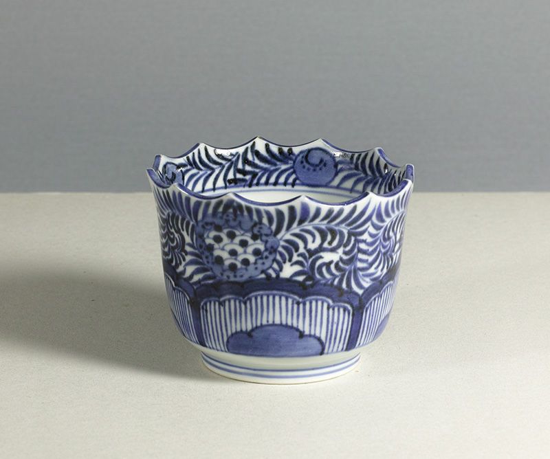 A Japanese Arita cup, 1790~1810.