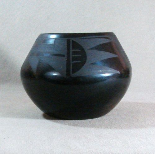 San Ildefonso Blackware Bowl, Crisp Design, Early to Mid 20th Century
