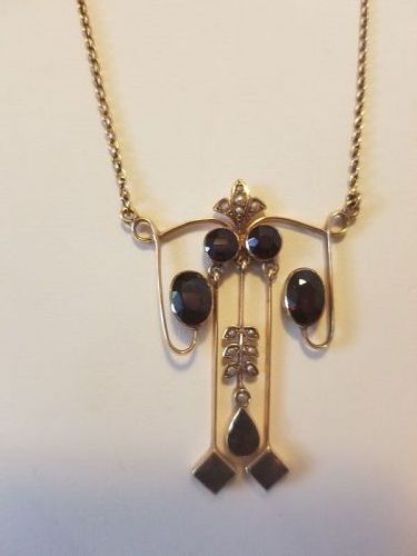 Art Nouveau Garnet Necklace