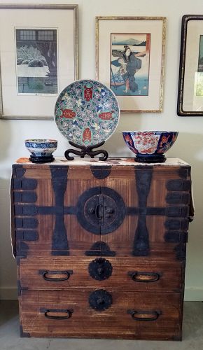 Japanese Kanto Style Kannon-Biraki Isho-dansu Tansu Clothing Chest