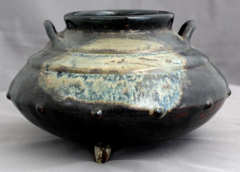 Chinese Tang Dynasty Lushan Kiln Phosphatic Brown Glaze Tripod Coupe