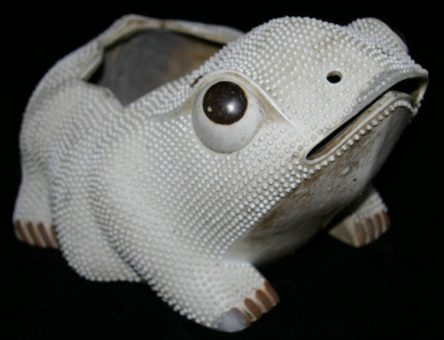 Large Chinese Qing Ceramic Monochrome &quot;Ha Ma&quot; Toad Frog