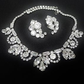 Sparkling Clear Rhinestone Necklace and Earrings